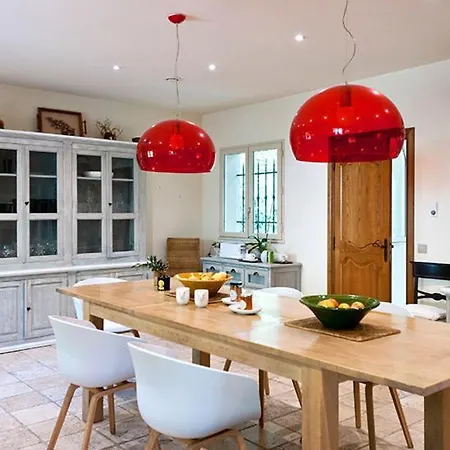 Porto-vecchio Sleeps 8 With Pool Air Con And Wifi Villa