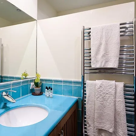 Villa Porto-vecchio Sleeps 8 With Pool Air Con And Wifi
