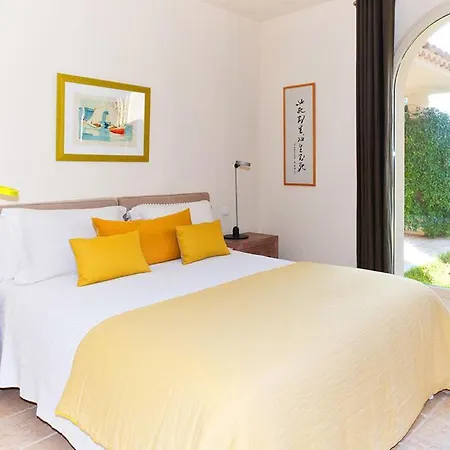 Porto-vecchio Sleeps 8 With Pool Air Con And Wifi Villa